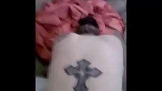 सुन्दर गोरा मुख मा राम्रो गडबड