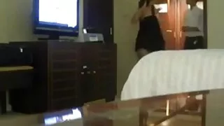 पहिलो कास्टिंग को एक जवान सुन्दर चेक संग एक चिकनी तंग बिल्ली