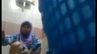 महिला एक मानिस द्वारा गडबड प्राप्त गर्न एक हरम मा कुकुर शैली माथि लहरै
